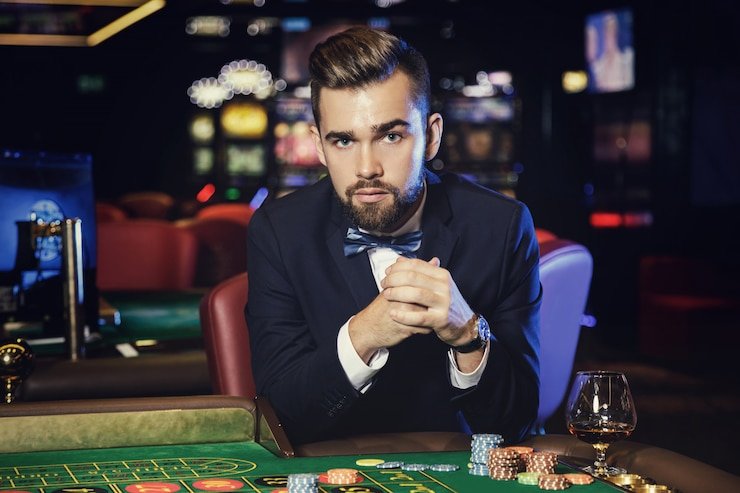 Slot game paytable showing symbol values and RTP percentage